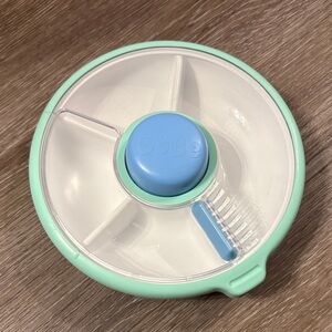 Kids Snack Spinner Keeper in Blue